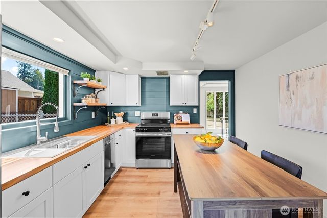 7412 S 8th Street, Tacoma, WA 98465