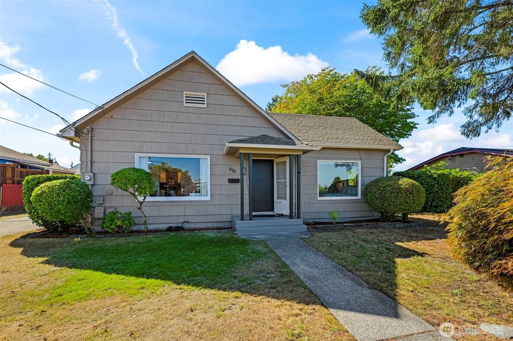 7412 S 8th Street, Tacoma, WA 98465