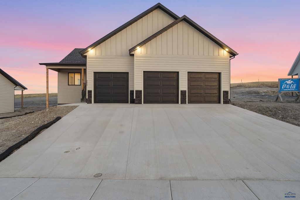 4852 PAPILLON DR, Rapid City, SD 57703