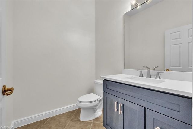 837 Vistana CIR 20, Naples, FL 34119