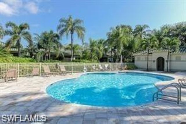 837 Vistana CIR 20, Naples, FL 34119