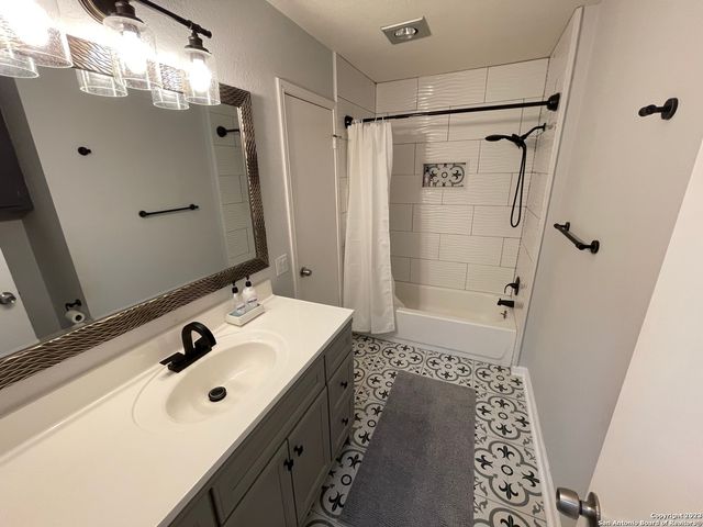 10150 Woodtrail, San Antonio, TX 78250