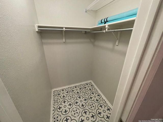 10150 Woodtrail, San Antonio, TX 78250