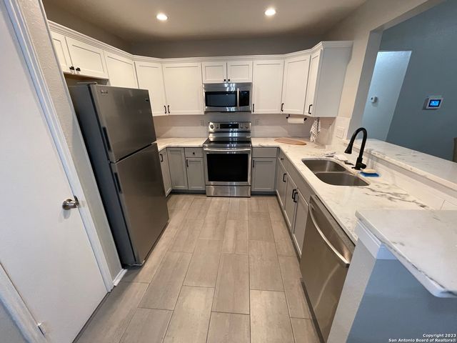 10150 Woodtrail, San Antonio, TX 78250