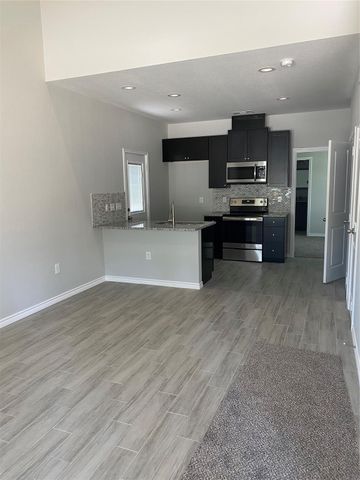 16871 W Ivanhoe, Montgomery, TX 77316