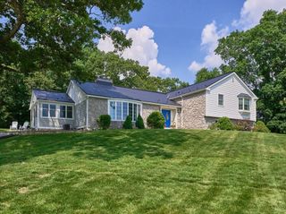 1 Corbin Rd, Dudley, MA 01571
