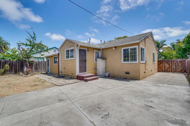 1311 Windermere Avenue, Menlo Park, CA 94025