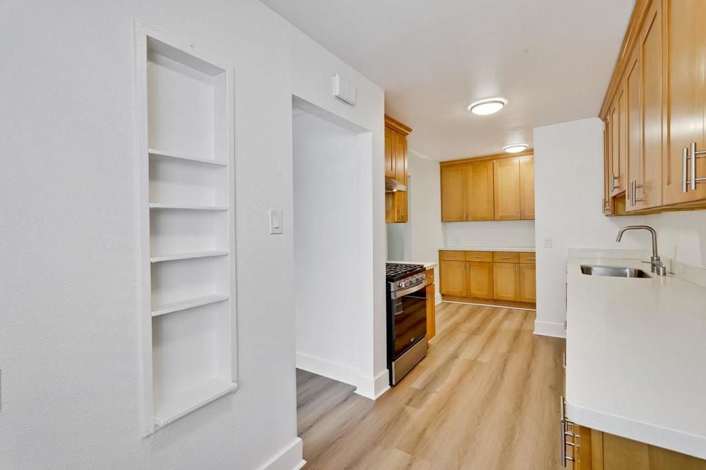 Image 10 of property listing at 1311 Windermere Avenue, Menlo Park, CA 94025