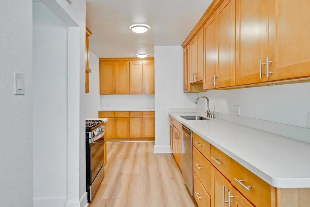Image 12 of property listing at 1311 Windermere Avenue, Menlo Park, CA 94025