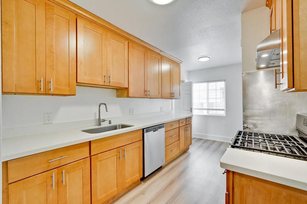 Image 14 of property listing at 1311 Windermere Avenue, Menlo Park, CA 94025