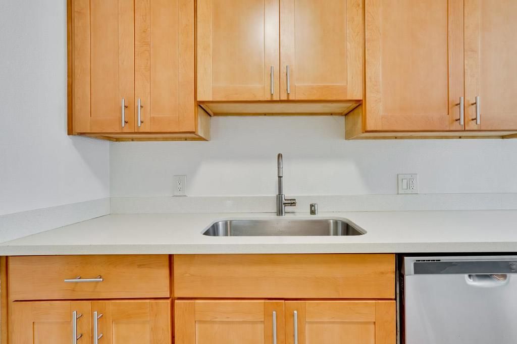 Image 16 of property listing at 1311 Windermere Avenue, Menlo Park, CA 94025