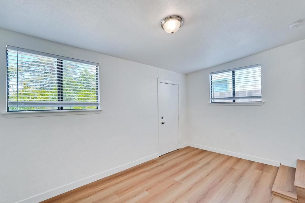 Image 22 of property listing at 1311 Windermere Avenue, Menlo Park, CA 94025