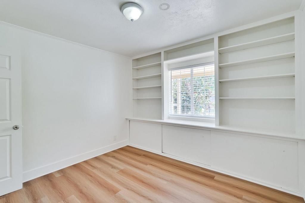 Image 34 of property listing at 1311 Windermere Avenue, Menlo Park, CA 94025