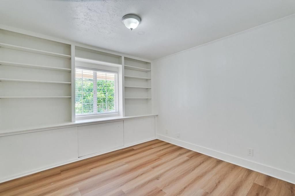 Image 37 of property listing at 1311 Windermere Avenue, Menlo Park, CA 94025