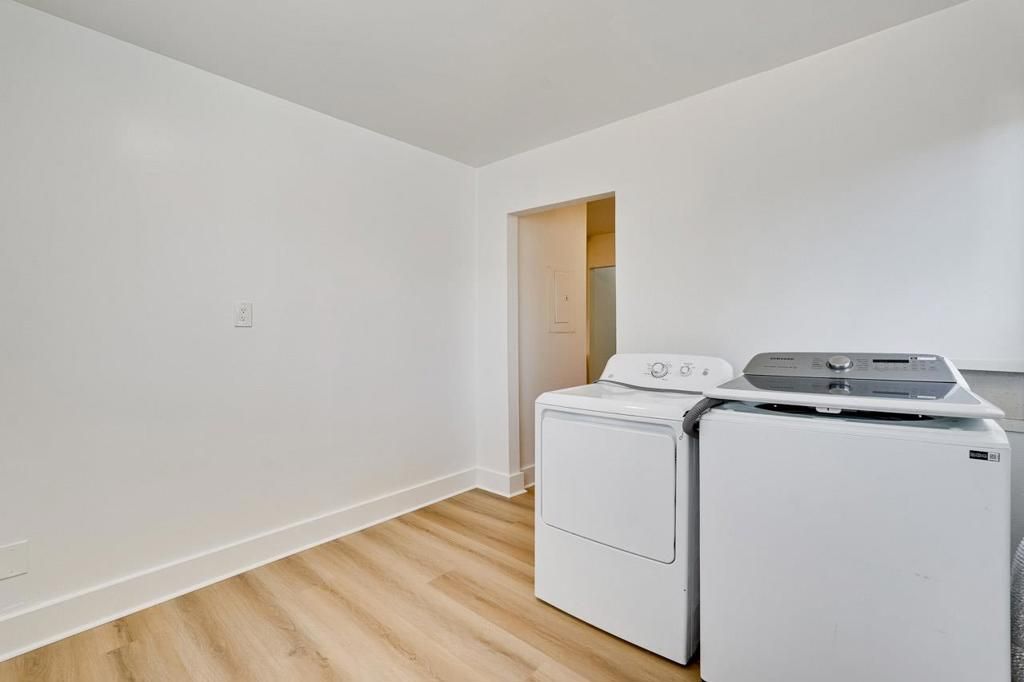 Image 39 of property listing at 1311 Windermere Avenue, Menlo Park, CA 94025