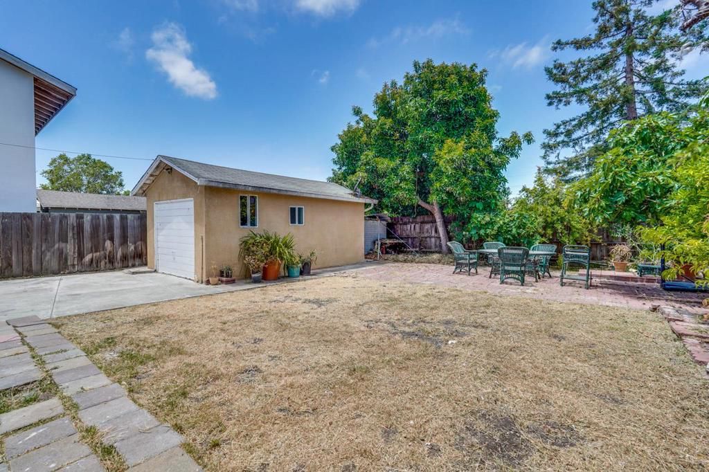 Image 47 of property listing at 1311 Windermere Avenue, Menlo Park, CA 94025