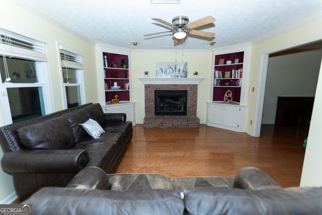 326 Legacy Lane, Peachtree City, GA 30269