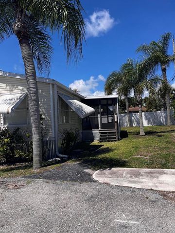8015 SE Fairchild Way, Hobe Sound, FL 33455