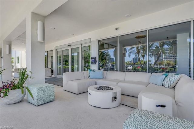 1 Bluebill AVE 703, Naples, FL 34108