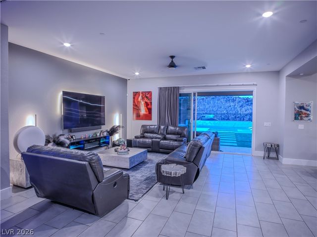 270 Shaded Canyon Drive, Henderson, NV 89012