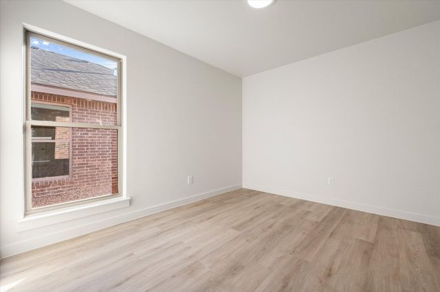 2416 Aberdeen Avenue, Wolfforth, TX 79382