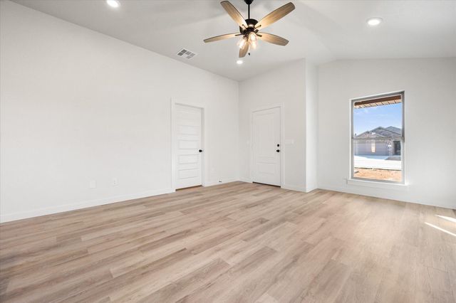 2416 Aberdeen Avenue, Wolfforth, TX 79382