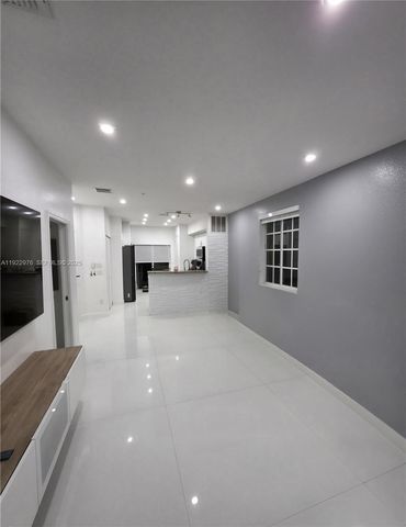 111 NW 2nd Ave 2, Hallandale Beach, FL 33009