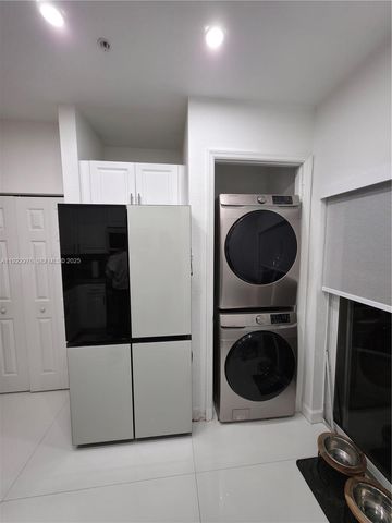 111 NW 2nd Ave 2, Hallandale Beach, FL 33009