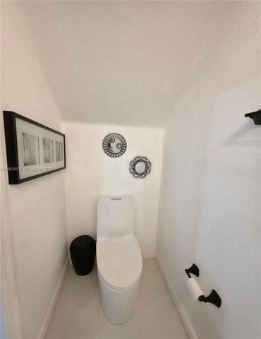 111 NW 2nd Ave 2, Hallandale Beach, FL 33009