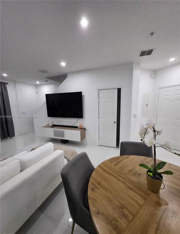 111 NW 2nd Ave 2, Hallandale Beach, FL 33009