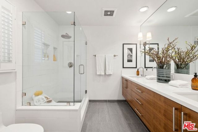 4911 Ben Avenue, Valley Village, CA 91607