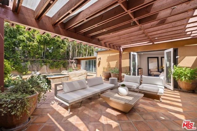 4911 Ben Avenue, Valley Village, CA 91607