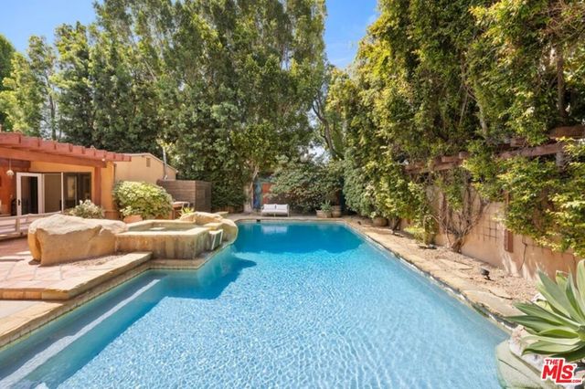 4911 Ben Avenue, Valley Village, CA 91607