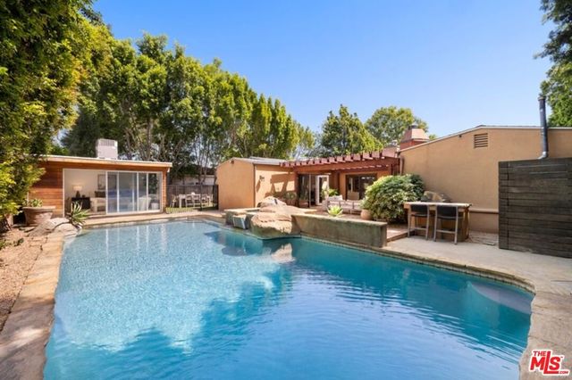 4911 Ben Avenue, Valley Village, CA 91607