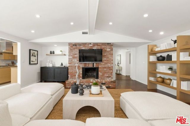 4911 Ben Avenue, Valley Village, CA 91607