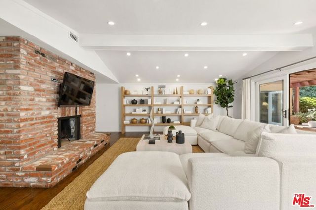 4911 Ben Avenue, Valley Village, CA 91607