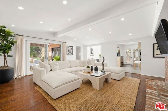 4911 Ben Avenue, Valley Village, CA 91607