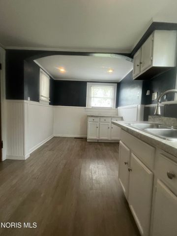 1721 Mansfield Road, Toledo, OH 43613