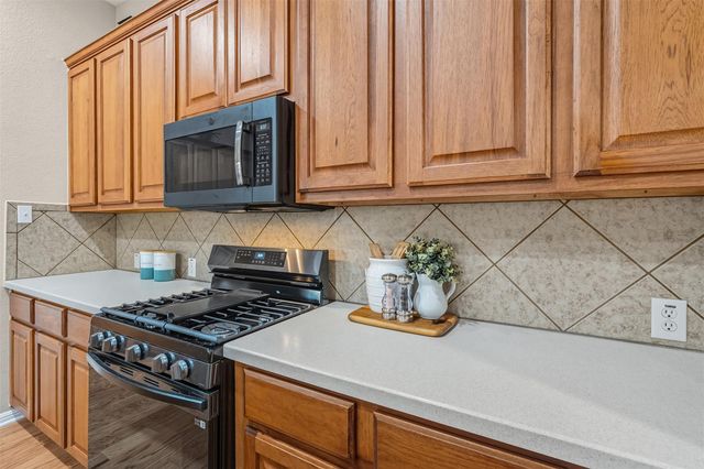 19913 Dornick Hills LN, Pflugerville, TX 78660