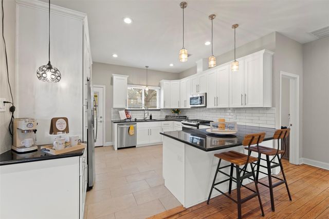 711 4th Street, Sealy, TX 77474