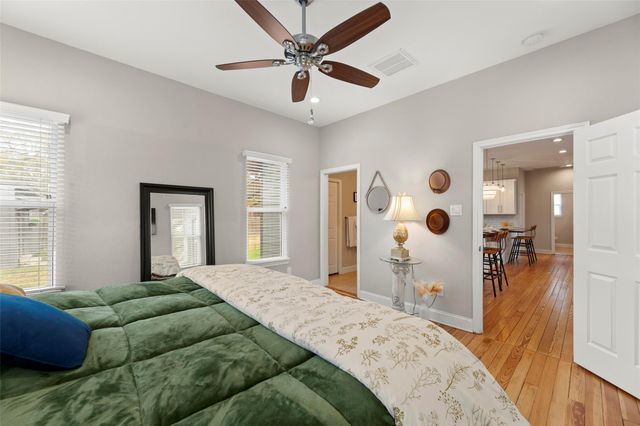 711 4th Street, Sealy, TX 77474