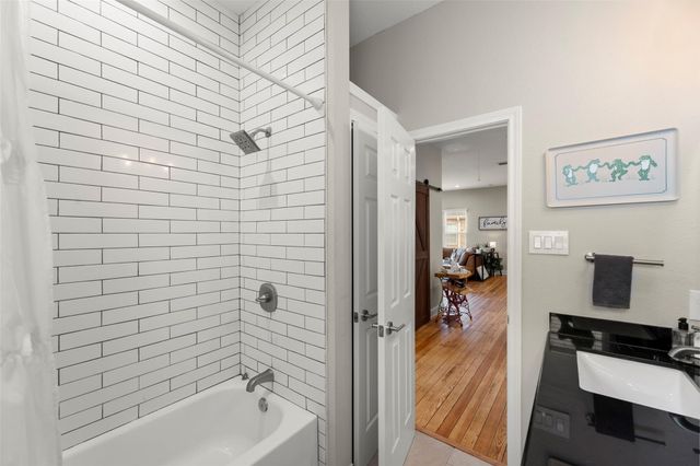 711 4th Street, Sealy, TX 77474