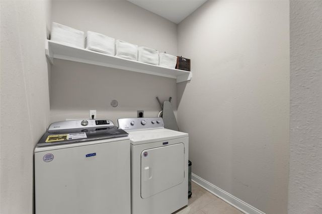 711 4th Street, Sealy, TX 77474