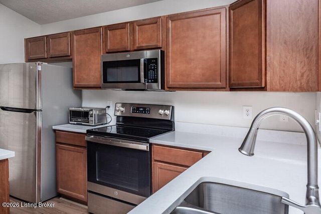 12202 Redspire Dr 301, Louisville, KY 40299