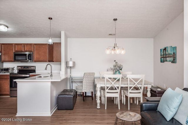 12202 Redspire Dr 301, Louisville, KY 40299