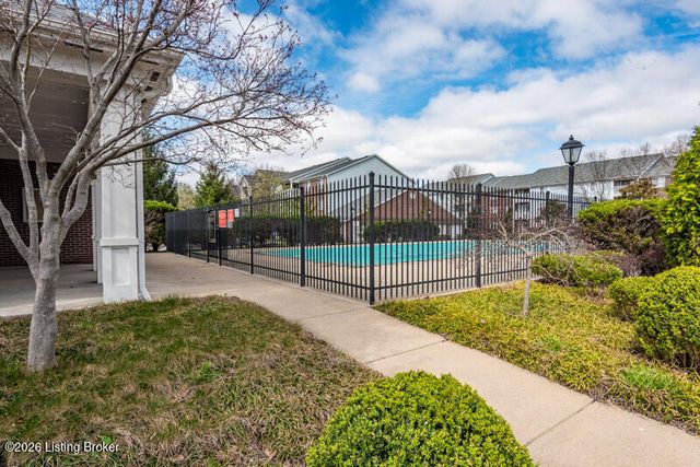 12202 Redspire Dr 301, Louisville, KY 40299