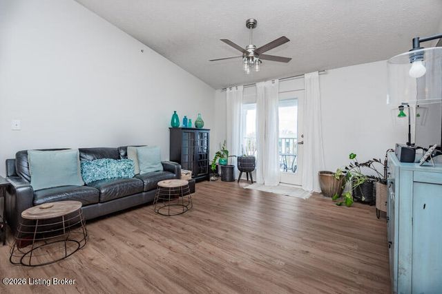 12202 Redspire Dr 301, Louisville, KY 40299