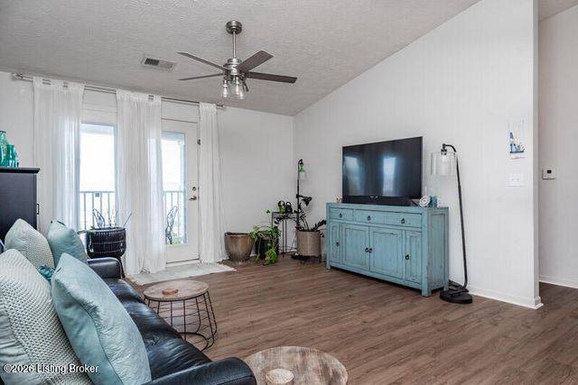 12202 Redspire Dr 301, Louisville, KY 40299