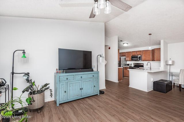 12202 Redspire Dr 301, Louisville, KY 40299