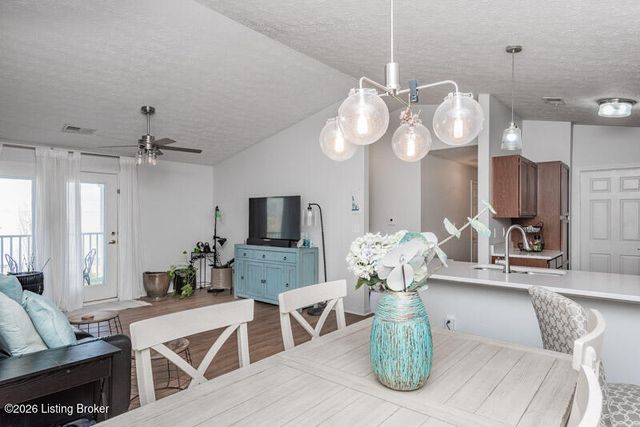 12202 Redspire Dr 301, Louisville, KY 40299